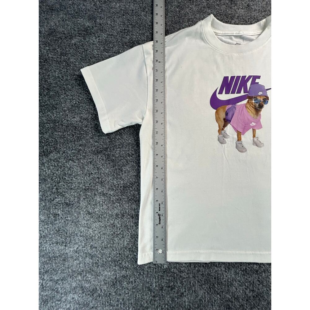 Nike Chihuahua Dog Graphic T Shirt Women's Large White Purple Loose Fit NWOT - Picture 5 of 6